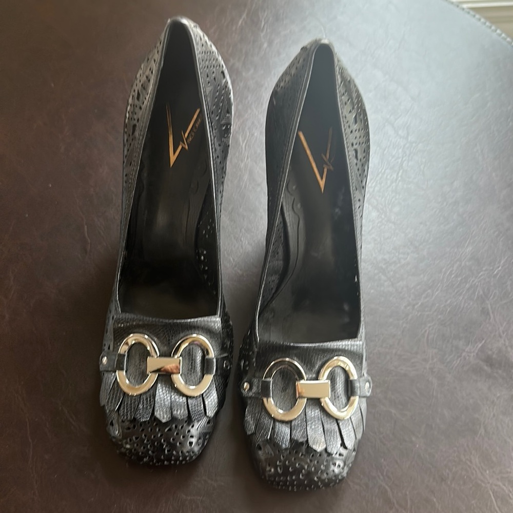 Vince Camuto pumps